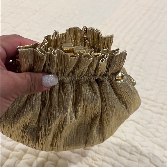 Vintage Gold Textured Evening Clutch - Picture 11 of 13